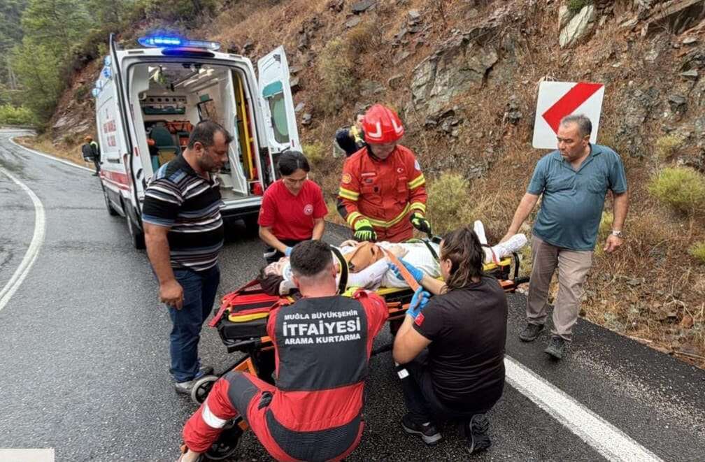 Göcek Tünel Üst Yolunda Kaza: 1 Kişi Araçta Mahsur Kaldı 1